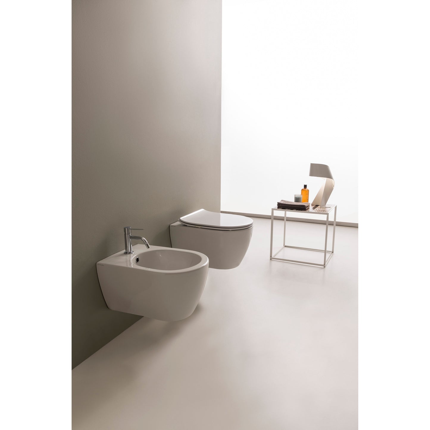 Moon wall hung bidet